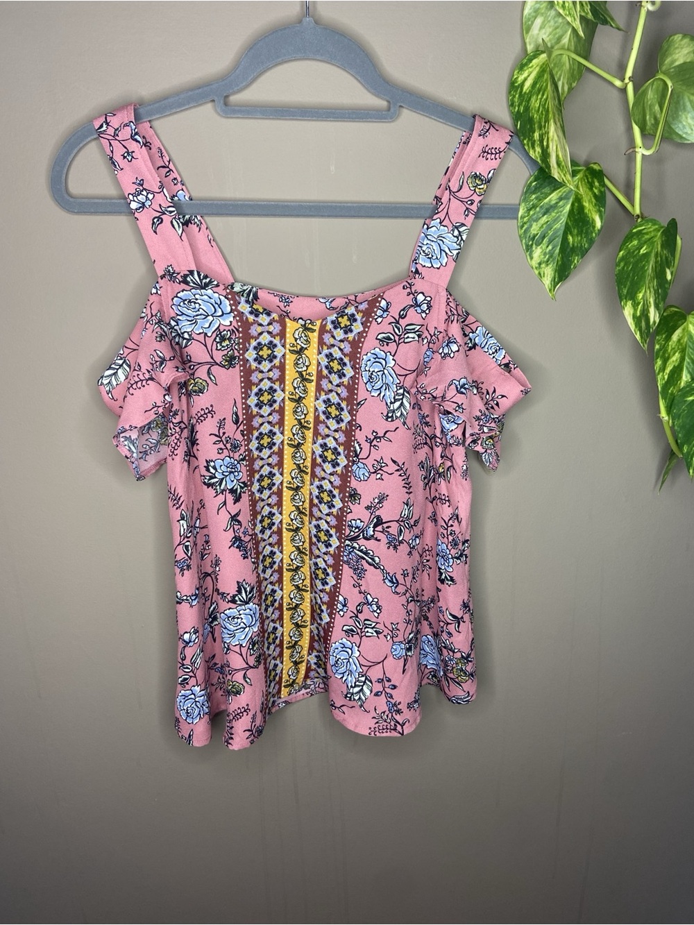 Aina Be Floral Cold Shoulder Top